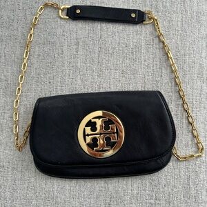 LIKE NEW Tory Burch Purse! Can be a hand bag or cross body!